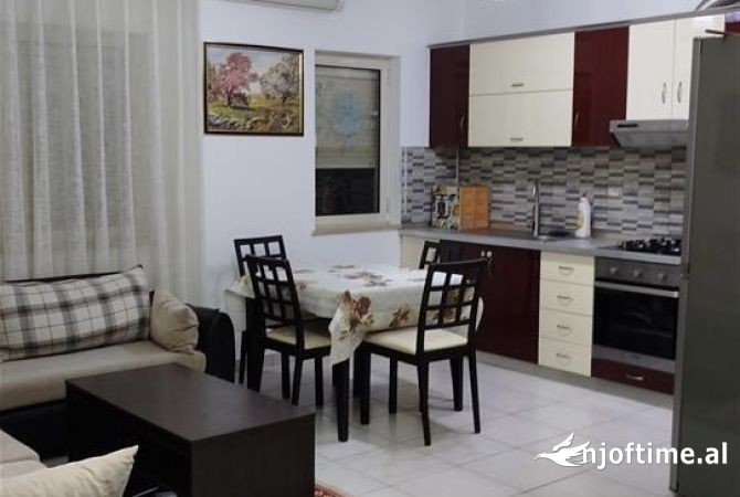 Shtepi me qera 2+1 ne Tirane - 550 Euro