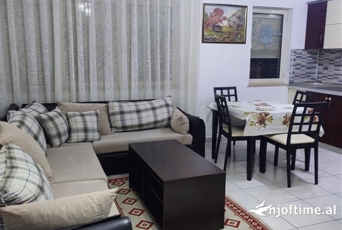 Shtepi me qera 2+1 ne Tirane - 550 Euro