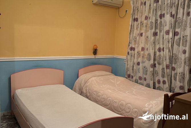 Shtepi me qera Apartament ne Tirane, 2+1, Mobilimi E mobiluar, Pagesa 502  Euro.