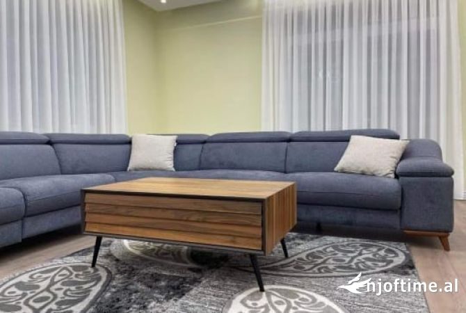 Shtepi me qera Apartament ne Tirane, 3+1, Mobilimi E mobiluar, Pagesa 650  Euro.