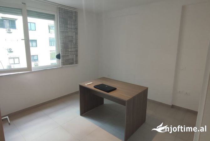 Ambient biznesi me qera 3+1 ne Tirane - 700 Euro