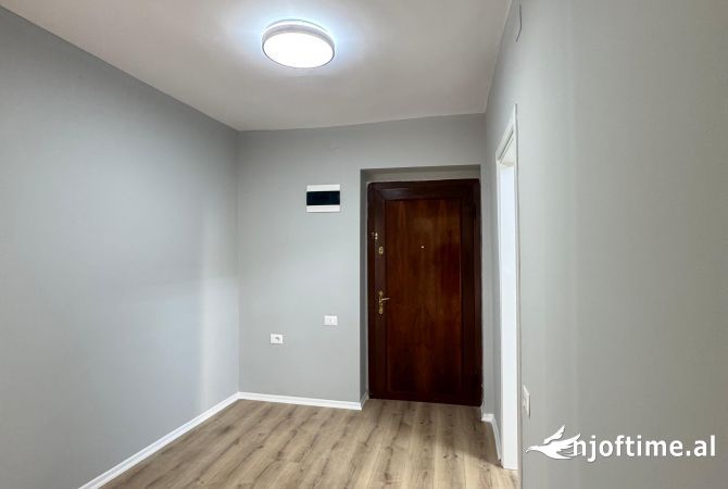 Shtepi ne shitje Apartament ne Tirane, 2+1, Mobilimi Bosh, pa mobiluar, Pagesa 179,000  Euro.