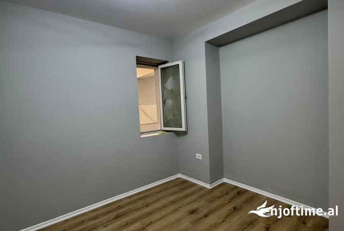 Shtepi ne shitje Apartament ne Tirane, 2+1, Mobilimi Bosh, pa mobiluar, Pagesa 179,000  Euro.