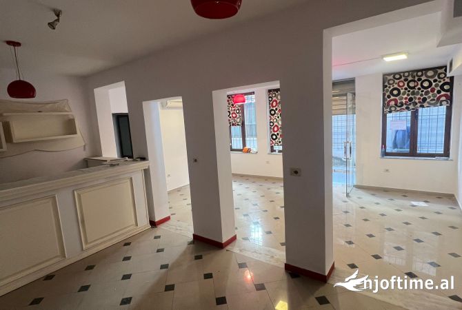 Ambient biznesi me qera 1+1 ne Tirane - 500 Euro