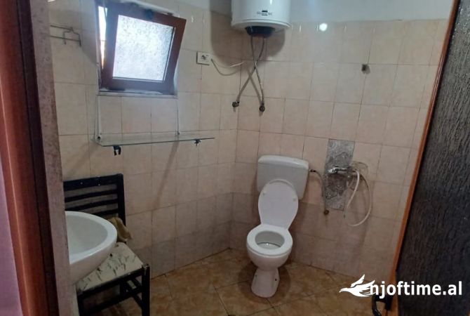 Shtepi me qera Apartament ne Tirane, 1+1, Mobilimi E mobiluar, Pagesa 400  Euro.