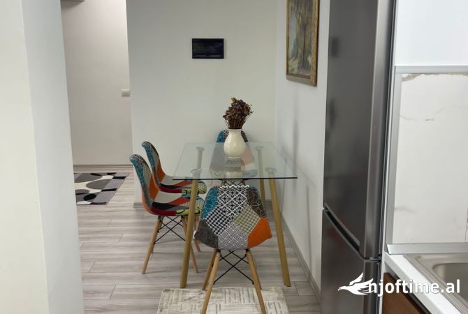 Shtepi me qera 1+1 ne Tirane - 900 Euro