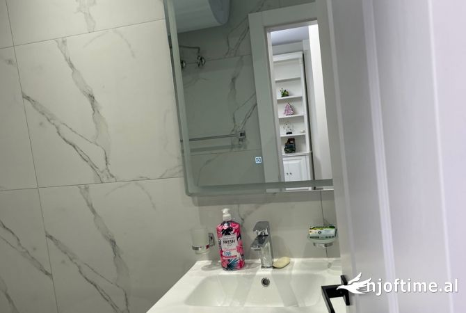 Shtepi me qera Apartament ne Tirane, 1+1, Mobilimi E mobiluar, Pagesa 900  Euro.