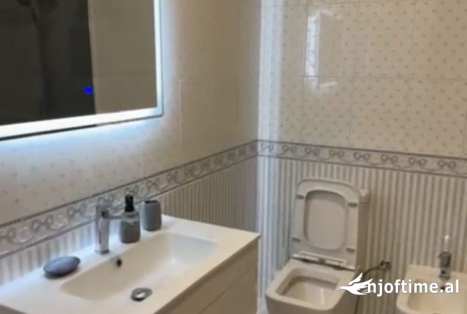 Shtepi me qera 2+1 ne Tirane - 700 Euro
