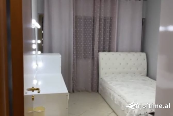 Shtepi me qera 2+1 ne Tirane - 700 Euro