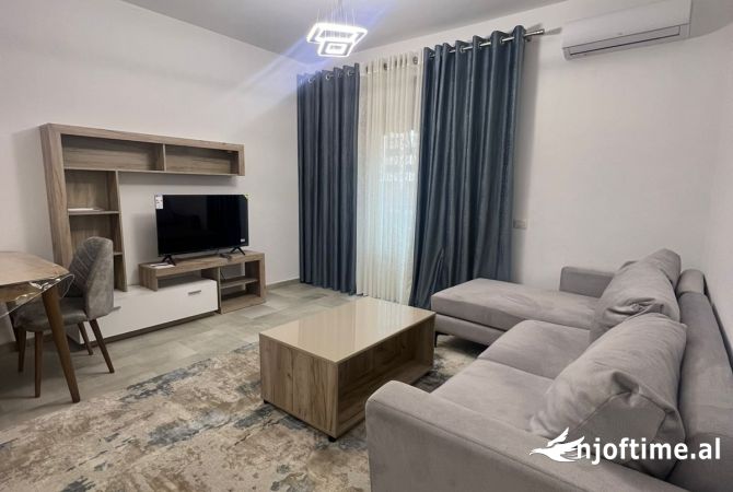 Shtepi me qera 2+1 ne Tirane - 700 Euro