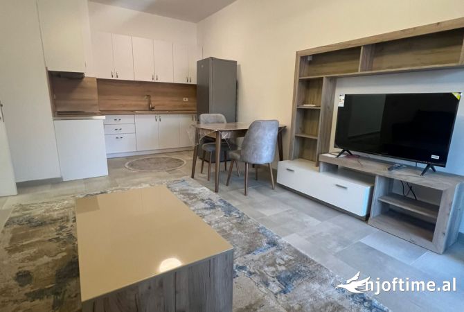 Shtepi me qera 2+1 ne Tirane - 700 Euro