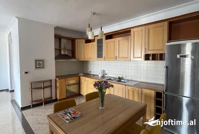 Shtepi me qera 2+1 ne Tirane - 800 Euro