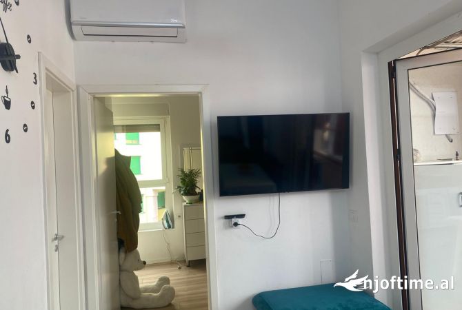 Shtepi ne shitje Apartament ne Tirane, 1+1, Mobilimi E mobiluar, Pagesa 86,000  Euro.
