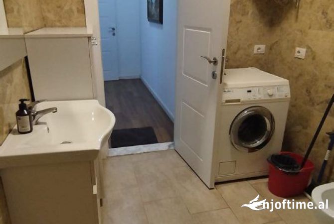 Shtepi me qera Apartament ne Tirane, 1+1, Mobilimi E mobiluar, Pagesa 400  Euro.