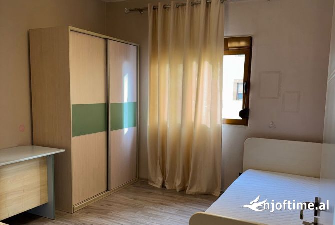 Shtepi me qera Apartament ne Tirane, 2+1, Mobilimi E mobiluar, Pagesa 600  Euro.