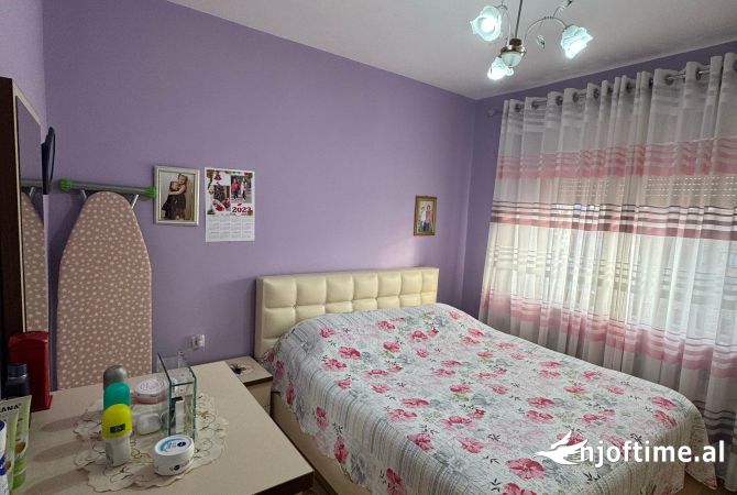 Shtepi ne shitje Apartament ne Tirane, 1+1, Mobilimi E mobiluar, Pagesa 75,000  Euro.
