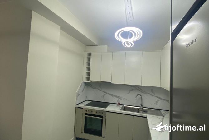 Shtepi me qera 2+1 ne Tirane - 800 Euro