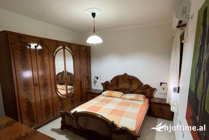 Shtepi me qera Apartament ne Tirane, 2+1, Mobilimi E mobiluar, Pagesa 700  Euro.