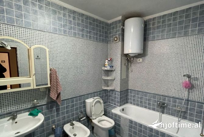Shtepi me qera 2+1 ne Tirane - 700 Euro