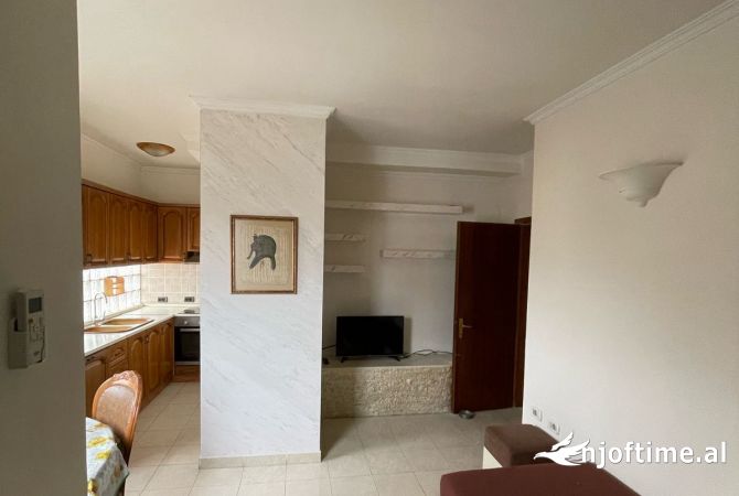 Shtepi me qera 2+1 ne Tirane - 700 Euro