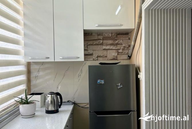 Shtepi ne shitje Apartament ne Tirane, 1+1, Mobilimi E mobiluar, Pagesa 110,000  Euro.