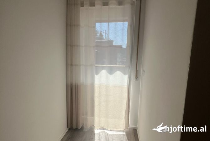 Shtepi me qera Apartament ne Tirane, 3+1, Mobilimi E mobiluar, Pagesa 800  Euro.