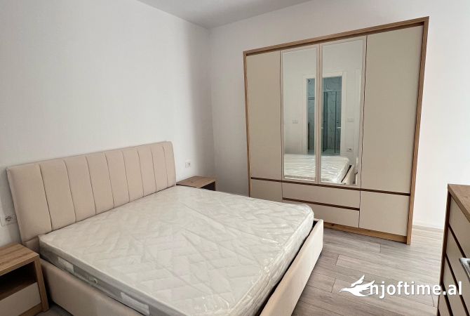 Shtepi me qera Apartament ne Tirane, 3+1, Mobilimi E mobiluar, Pagesa 800  Euro.