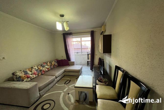 Shtepi ne shitje Apartament ne Tirane, 1+1, Mobilimi E mobiluar, Pagesa 68,000  Euro.
