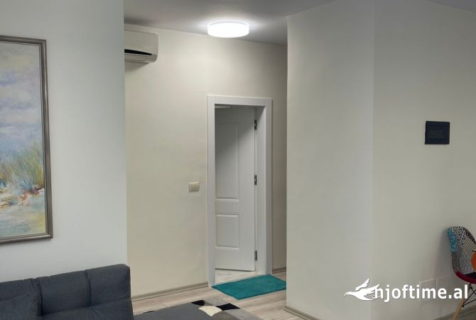 Shtepi me qera Apartament ne Tirane, 1+1, Mobilimi E mobiluar, Pagesa 900  Euro.