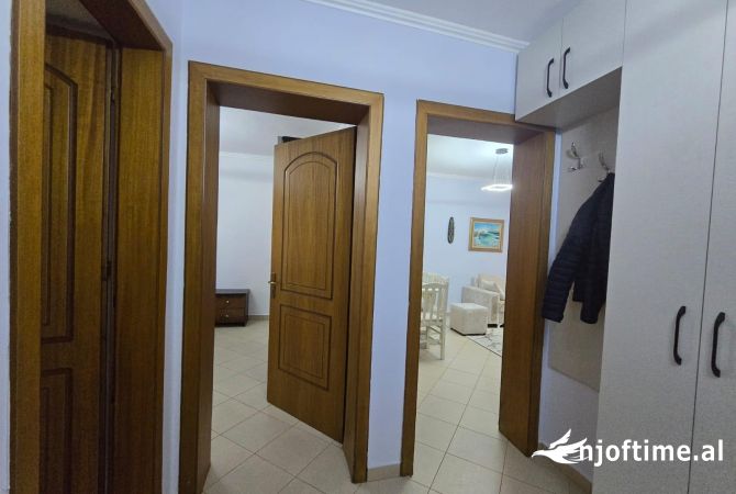 Shtepi me qera Apartament ne Tirane, 1+1, Mobilimi E mobiluar, Pagesa 500  Euro.
