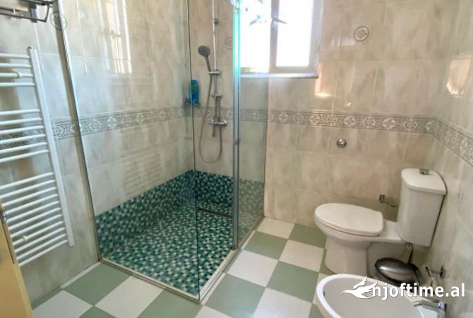 Shtepi ne shitje Apartament ne Tirane, 2+1, Mobilimi E mobiluar, Pagesa 230,000  Euro.