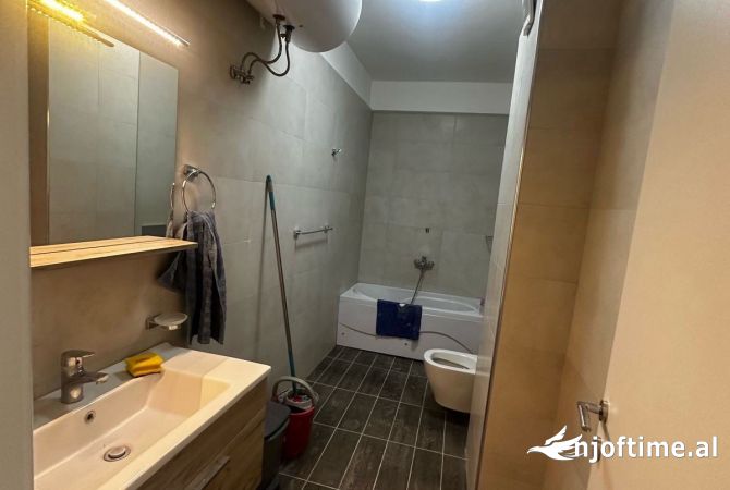 Jepet me qera apartament/zyre 