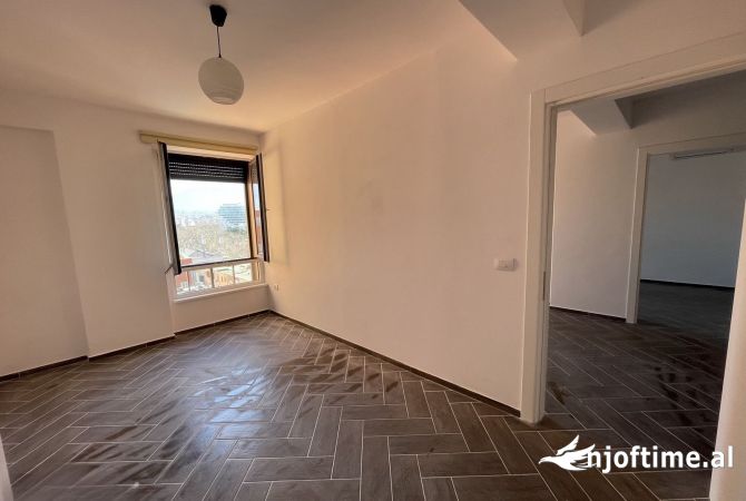 Jepet me qera apartament/zyre 