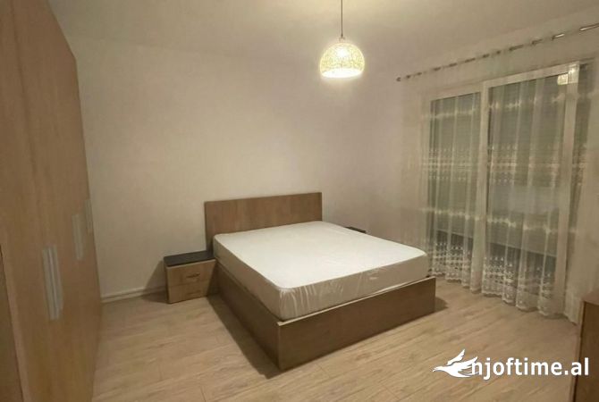 Shtepi ne shitje Apartament ne Tirane, 1+1, Mobilimi E mobiluar, Pagesa 142,000  Euro.