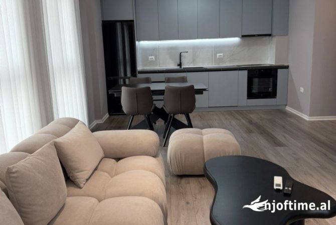 Shtepi me qera Apartament ne Tirane, 2+1, Mobilimi E mobiluar, Pagesa 850  Euro.