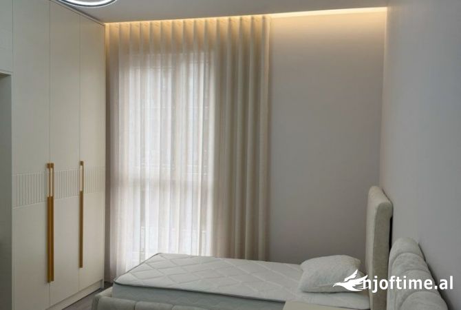 Shtepi me qera Apartament ne Tirane, 2+1, Mobilimi E mobiluar, Pagesa 850  Euro.