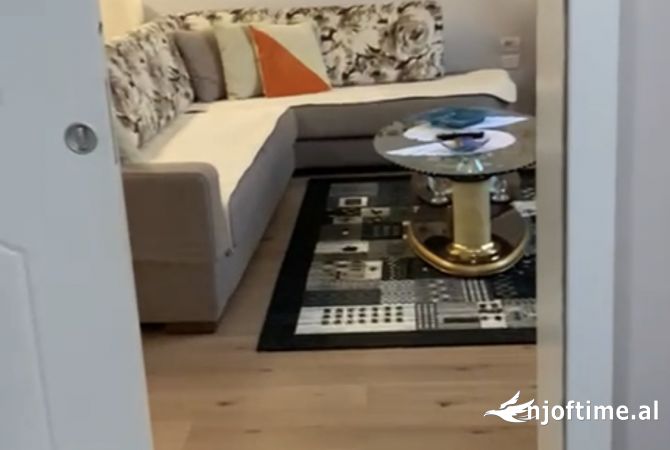 Shtepi me qera Duplex(shtepi me 2 kate) ne Tirane, 3+1, Mobilimi E mobiluar, Pagesa 800  Euro.