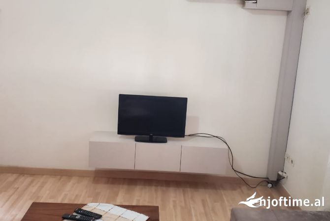 Shtepi me qera 1+1 ne Tirane - 450 Euro