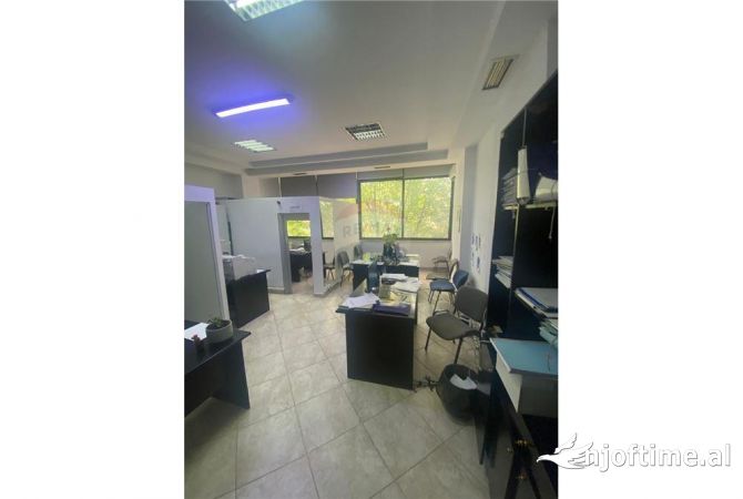 Ambient biznesi ne shitje 1+1 ne Tirane - 139,000 Euro