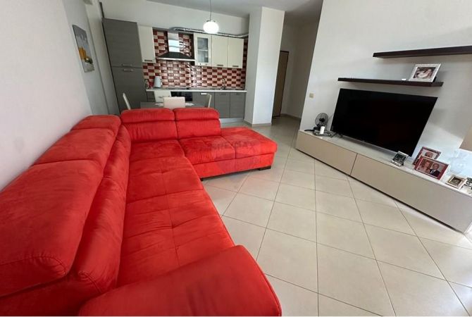 Shtepi me qera Apartament ne Tirane, 2+1, Mobilimi E mobiluar, Pagesa 550  Euro.