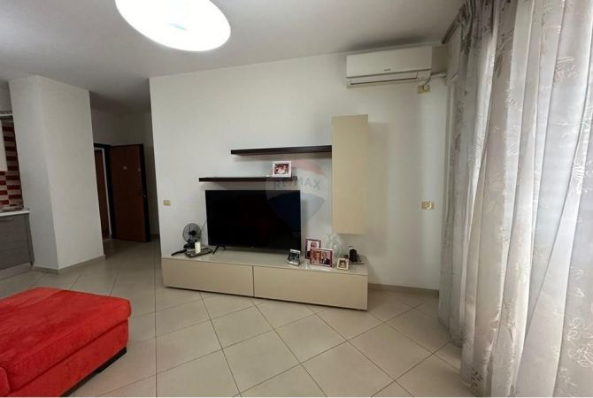 Shtepi me qera 2+1 ne Tirane - 550 Euro