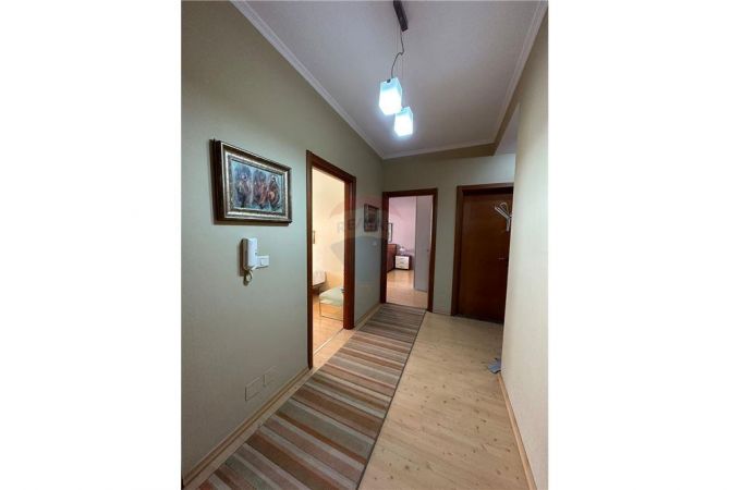 Shtepi me qera Apartament ne Tirane, 2+1, Mobilimi E mobiluar, Pagesa 670  Euro.