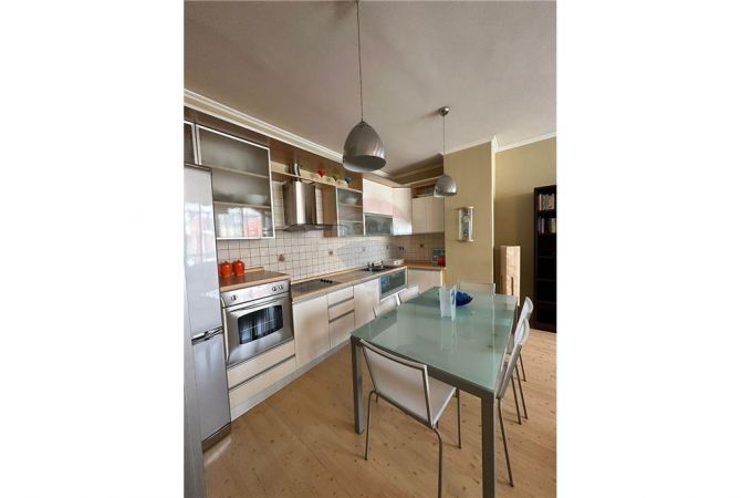Shtepi me qera 2+1 ne Tirane - 670 Euro