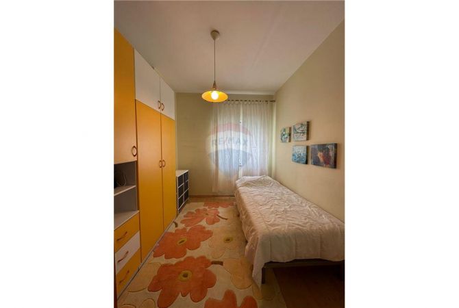 Shtepi me qera Apartament ne Tirane, 2+1, Mobilimi E mobiluar, Pagesa 670  Euro.