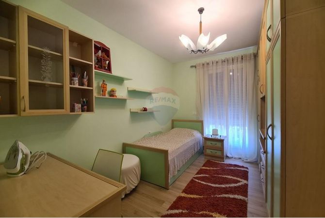 Shtepi me qera Apartament ne Tirane, 3+1, Mobilimi E mobiluar, Pagesa 850  Euro.