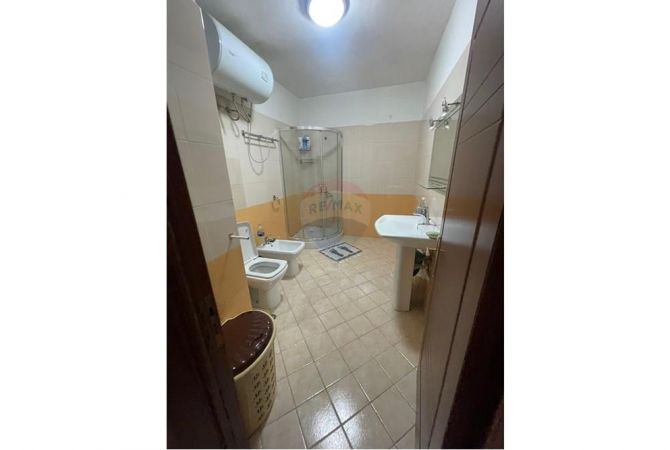 Shtepi me qera Apartament ne Tirane, 2+1, Mobilimi E mobiluar, Pagesa 600  Euro.