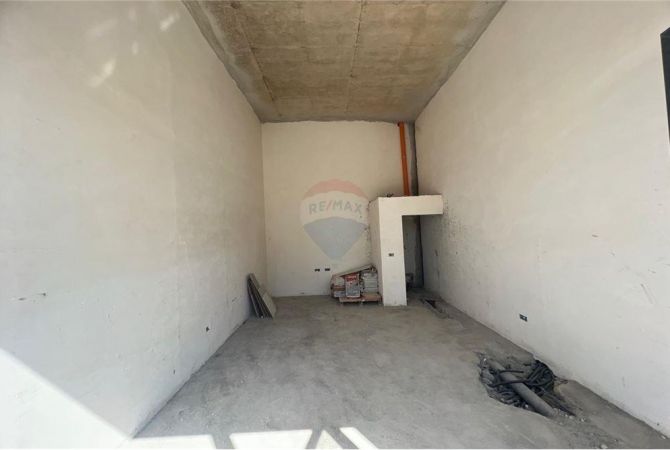Ambient biznesi ne shitje 1+1 ne Tirane - 101,000 Euro