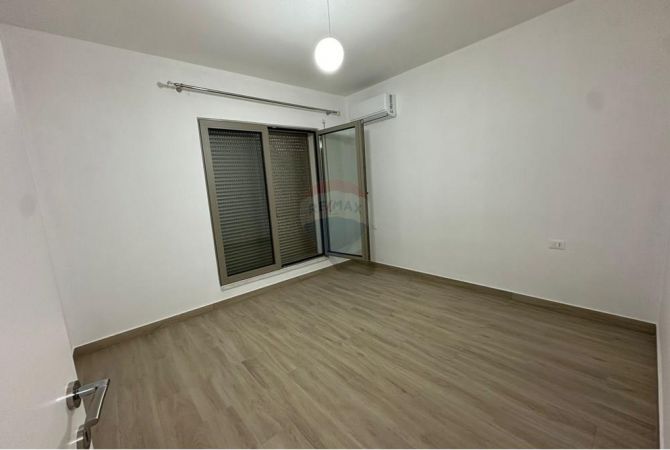 Shtepi me qera 2+1 ne Tirane - 800 Euro