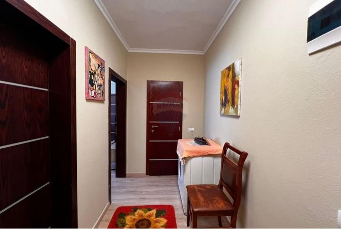 Shtepi me qera Apartament ne Tirane, 2+1, Mobilimi E mobiluar, Pagesa 650  Euro.
