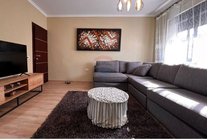 Shtepi me qera 2+1 ne Tirane - 650 Euro